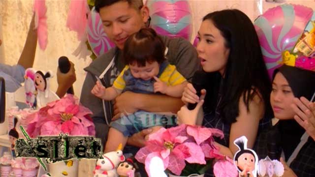 Kebahagiaan Gading-Gisel Rayakan Ultah Pertama Gempita - Silet 17 Januari 2016