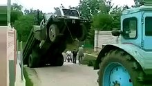Развалили грузовик!