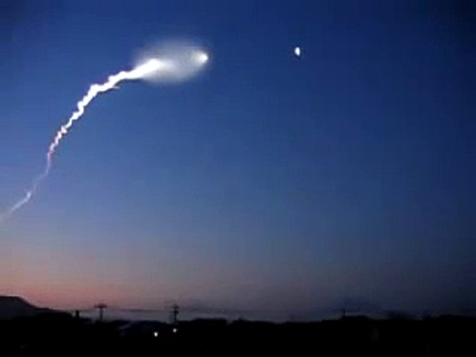 New Japanese UFO on costs (April 28, 2011) nuevo ovni sobre las costas de japon