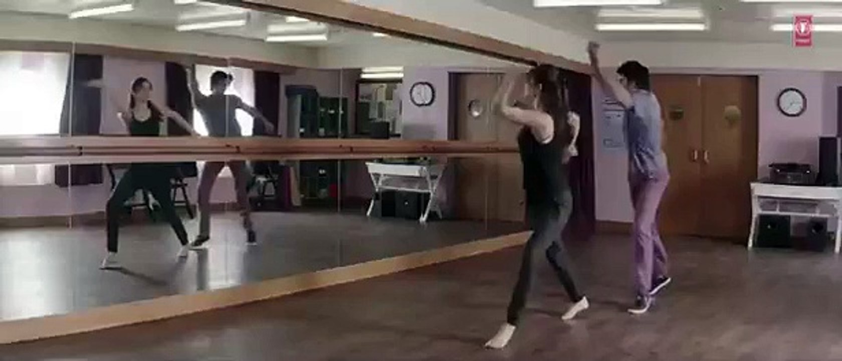 latest bollywood songs 2015  'pehli Baar' Video Song Dil Dhadakne Do Ranveer Singh, Anushka Sharma T-series-5