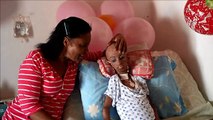 كولومبية تحتفي ببلوغها الخامسة عشرة رغم اصابتها بمرض الشيخوخة