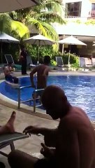 שמואל גורפינקל עושה חיים בתאילנד