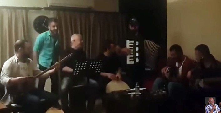 Hunharca Gülen Adam