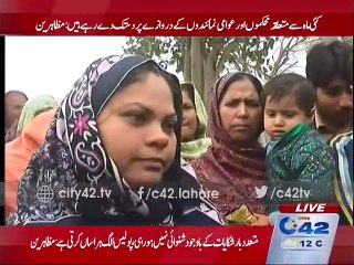 Shah The Khoe- water supply line and gas pipes in the sewage water