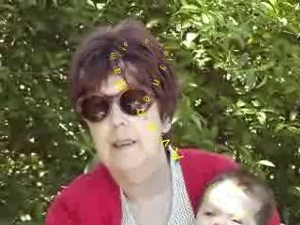 Avec mamie Evelyne (mpeg)