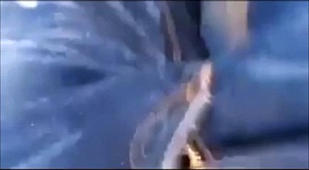 Impresionante accidente durante una acrobacia