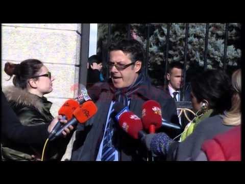 Rrëzohet rezoluta e PD për heqjen e dekoratave të persekutorëve - Ora News- Lajmi i fundit