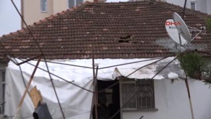 Antalya Dalgaların Taşıdığı Çakıl, Sahil Yolunu Kapattı