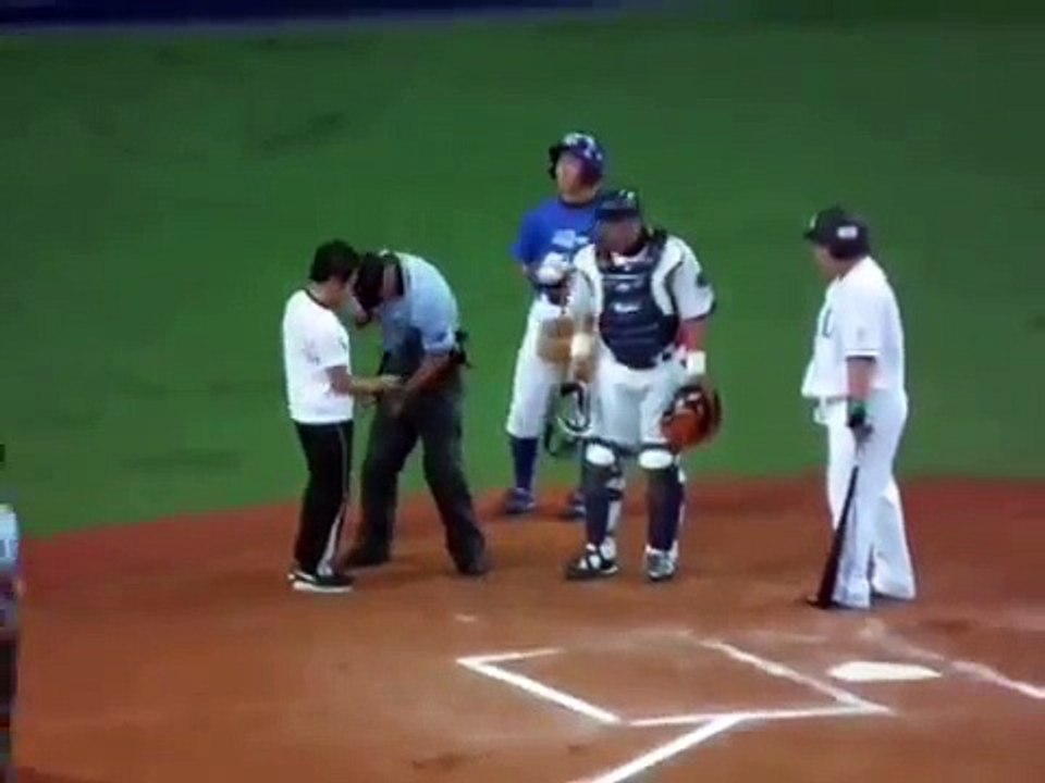 【ﾏﾂダｵｰﾙｽﾀｰ2012第1戦】入場～フラッグ展開 12/07/20(Fri)