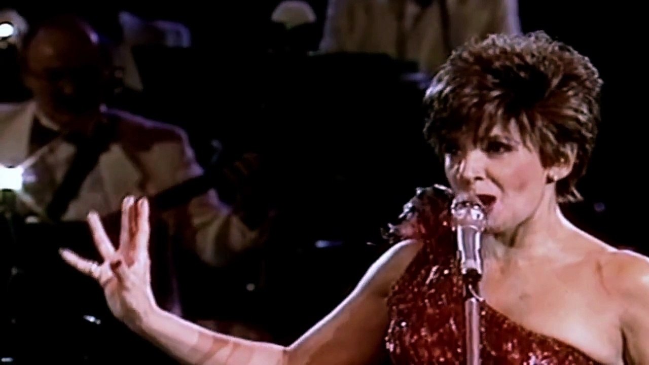 Shirley Bassey - Diamonds Are Forever (1987 Live in Berlin)