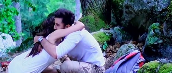 Deepika padukone and Ranbir kapoor cute romantic scene ting tong