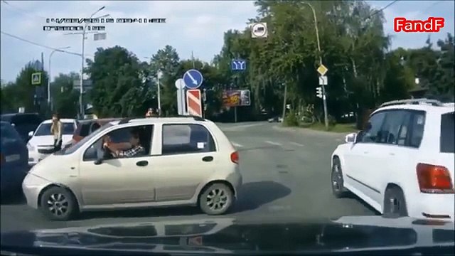 Isto é o que acontece aqueles condutores que se acham os finos !