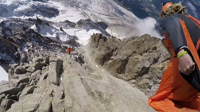 Vol depuis l'Aiguille du Midi en wingsuit