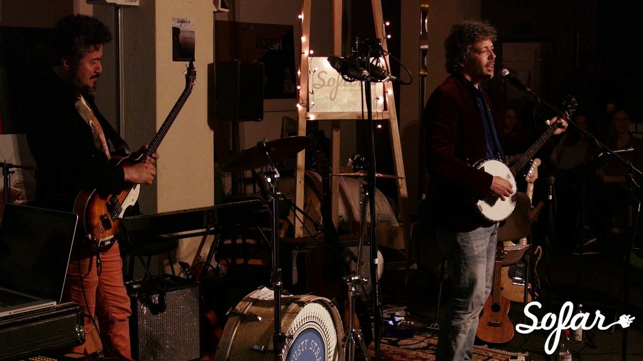 Dusty Stray - Cows In The Pasture | Sofar Essen