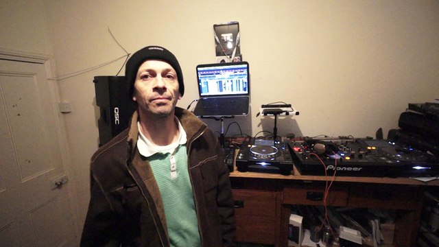 1-2-1 DJ LESSONS VIA SKYPE BY ELLASKINS ON ALL STYLES OF MIXING, MUSIC AND KIT