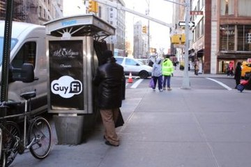 Erkeklerin Cinsel İhtiyacını Gidermesi İçin Sokaklara Kabin Koyuldu