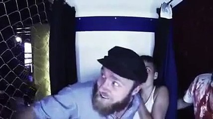 Fotoğraf Kabininde Yapılan Şakaya Kalp Dayanmaz