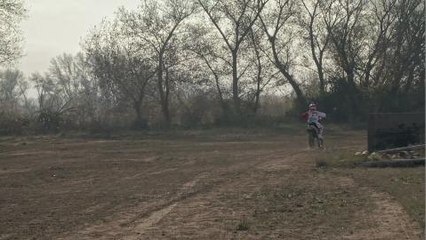 Marc Márquez también sabe hacer backflips