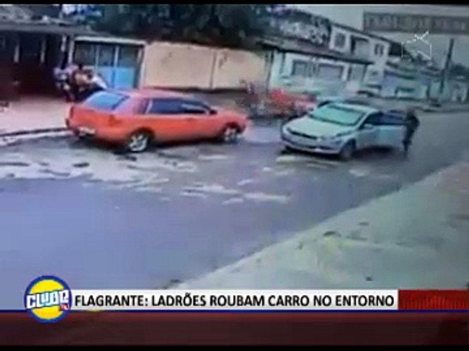 NA PORTA DE CASA