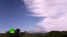 Ashes & clouds: Stunning time-lapse shows Colima volcano erupt again (FULL HD)