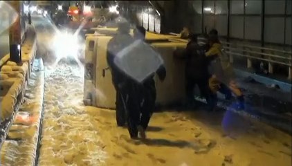 Japon : des chutes de neige abondantes perturbent les transports à Tokyo