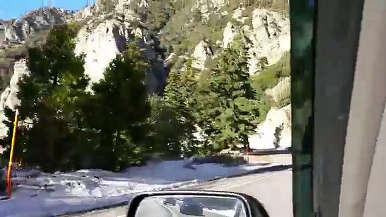 Il tombe dans le ravin avec sa Subaru Forester XT