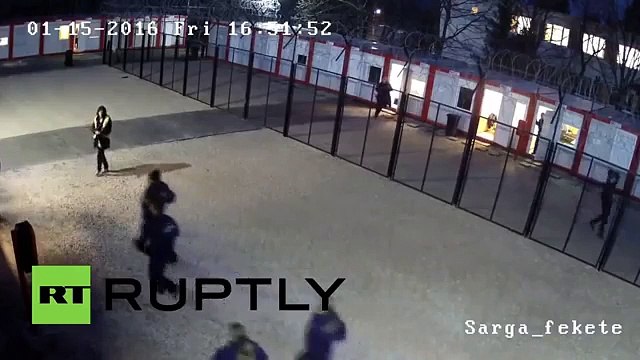 Enfrentamiento entre refugiados y policías en Hungría