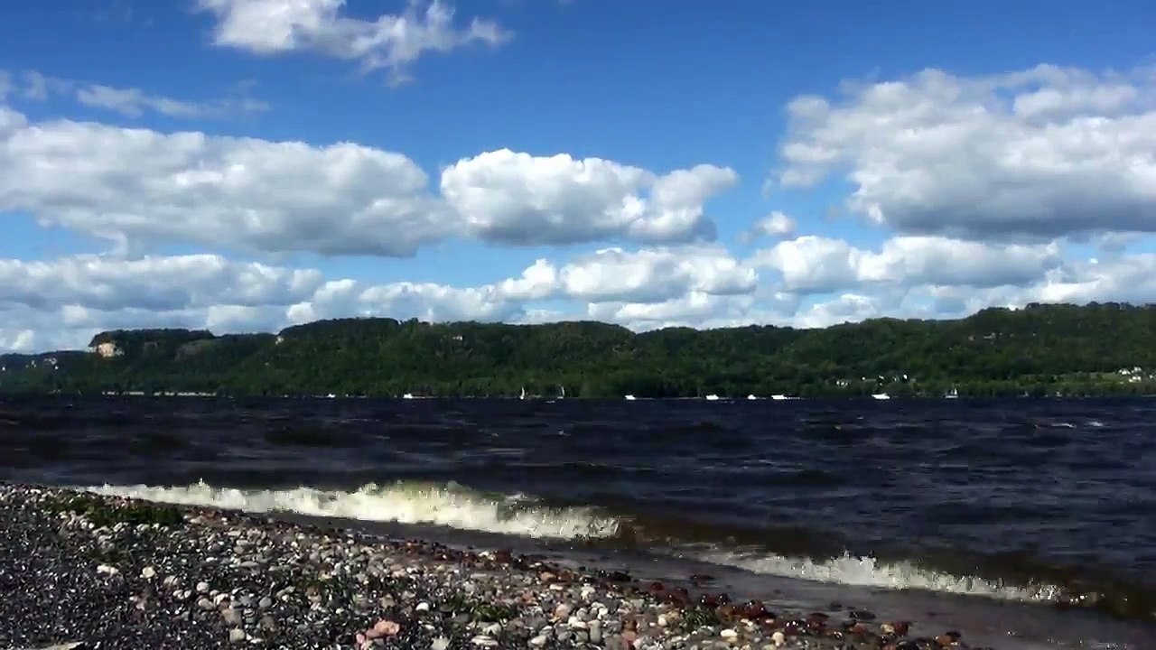 Relax - Sailboats & Waves