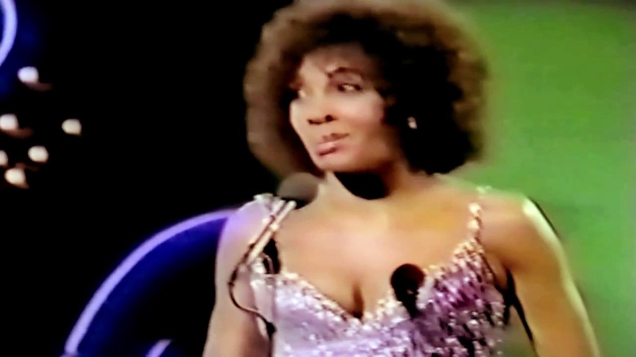 Shirley Bassey - Don't Cry Out Loud / All By Myself (1982 Live)