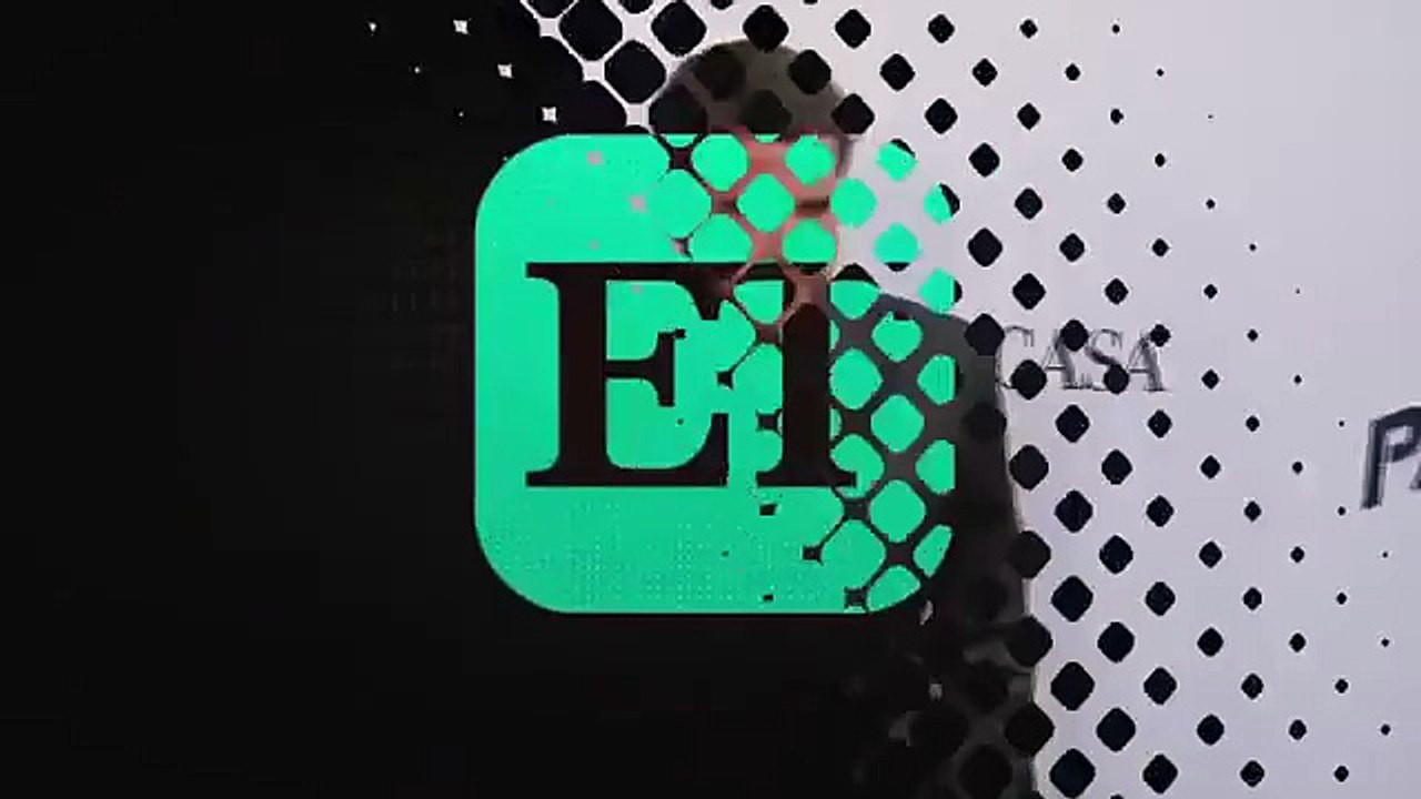 Is Miley Cyrus Wearing Her Engagement Ring From Liam Hemsworth Again? See the Pic! (FULL HD)