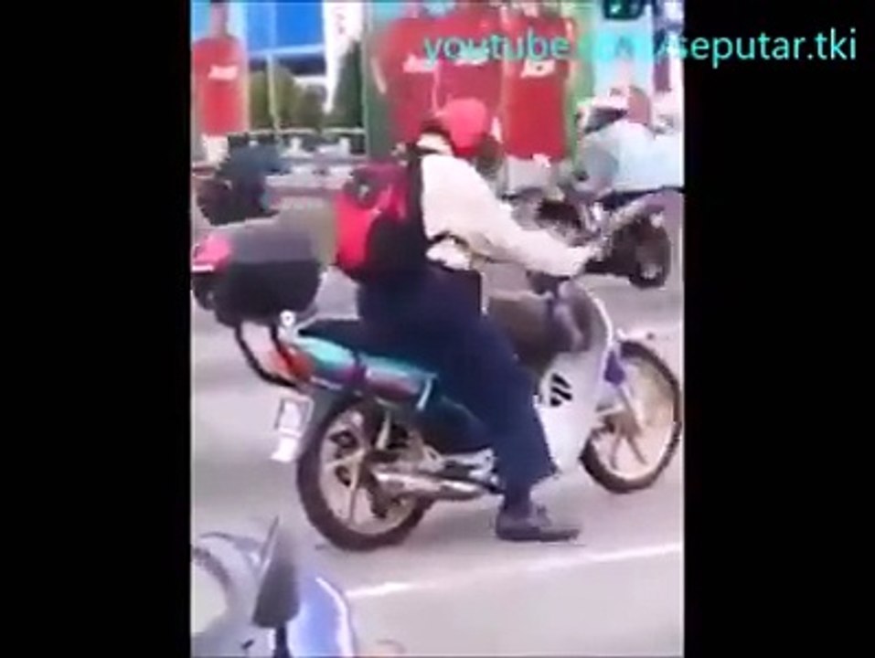 Ayo Goyang Terus Pak....