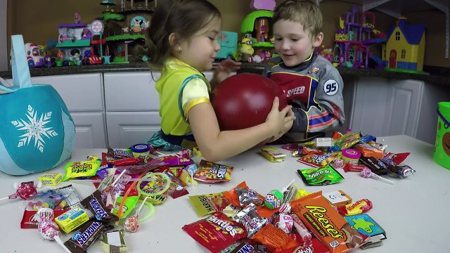 BIG HALLOWEEN CANDY HAUL + Play Doh Giant Surprise Egg Bubbles Spooky Disney Toy Surprises Kids Toy