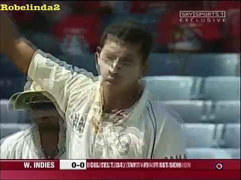 Sreesanth slaps Chris Gayle.......................stumps slapped. Rare cricket video