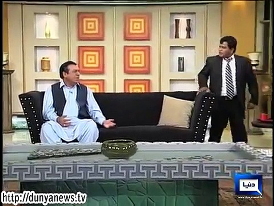 Azizi as Tariq Aziz VS young actor- very funny