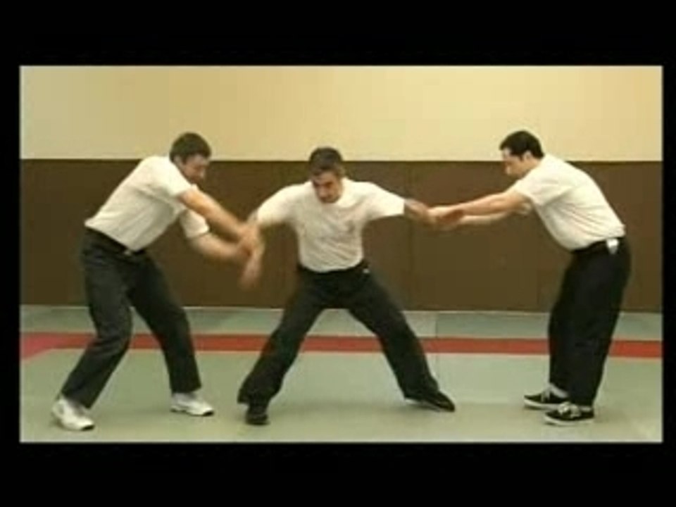 5 EXPERTS, 5 DISCIPLINES CONTRE 1 PERSONNE ARMEE