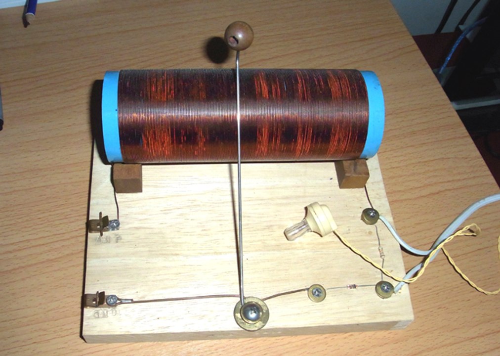 Crystal Radio No Batteries, No External Power video Dailymotion