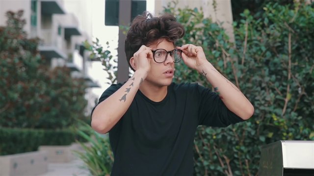 Racist Glasses : Les lunettes racistes