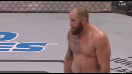 MMA Fighter gets an enormous black Eye during Fight!