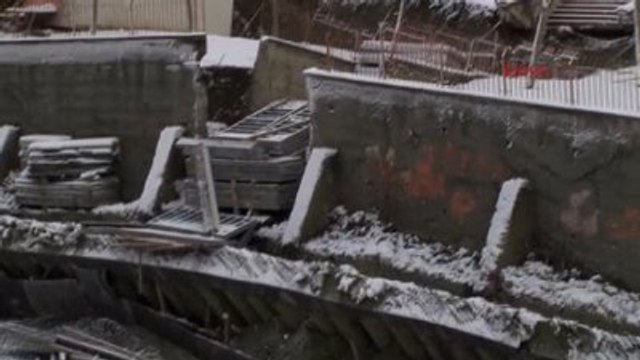 Bahçelievler'de Okul İnşaatında Toprak Kayması: 7 Bina Boşaltıldı