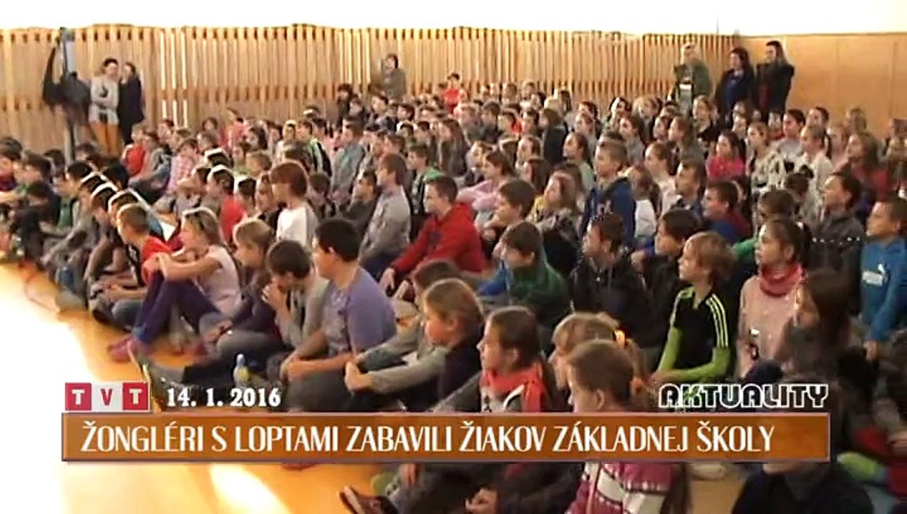 Žongléri s loptami zabavili žiakov Základnej školy