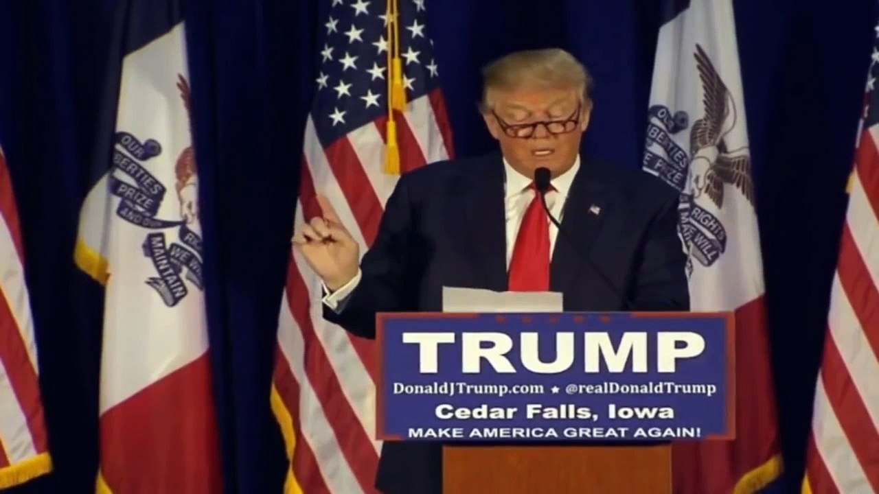 Donald Trump Reads The Snake Lyric At Campaign Rally Referring To Immigration | Jan.12th 2016