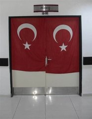 Şehidin Bulunduğu Morga Türk Bayrakları Asıldı
