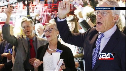 01/19: OXFAM report shows 62 people own half of world's wealth