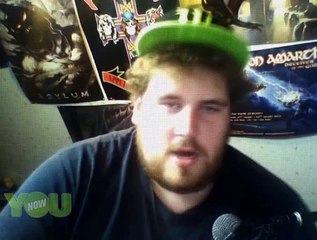 Drachenlord wird mit Eiern beworfen