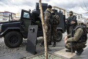 PKK'lıların Keskin Nişancı Tüfeğiyle Açtığı Ateşte 1'i Ağır 3 Polis Yaralandı