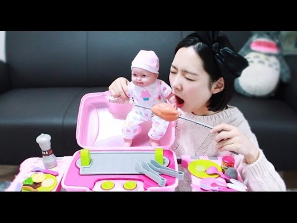 뽀로로 바비큐 장난감 요리 놀이 베렝구어 아기 인형 장난감 놀이 Pororo toys Berenguer - 토리월드 ToryWorld