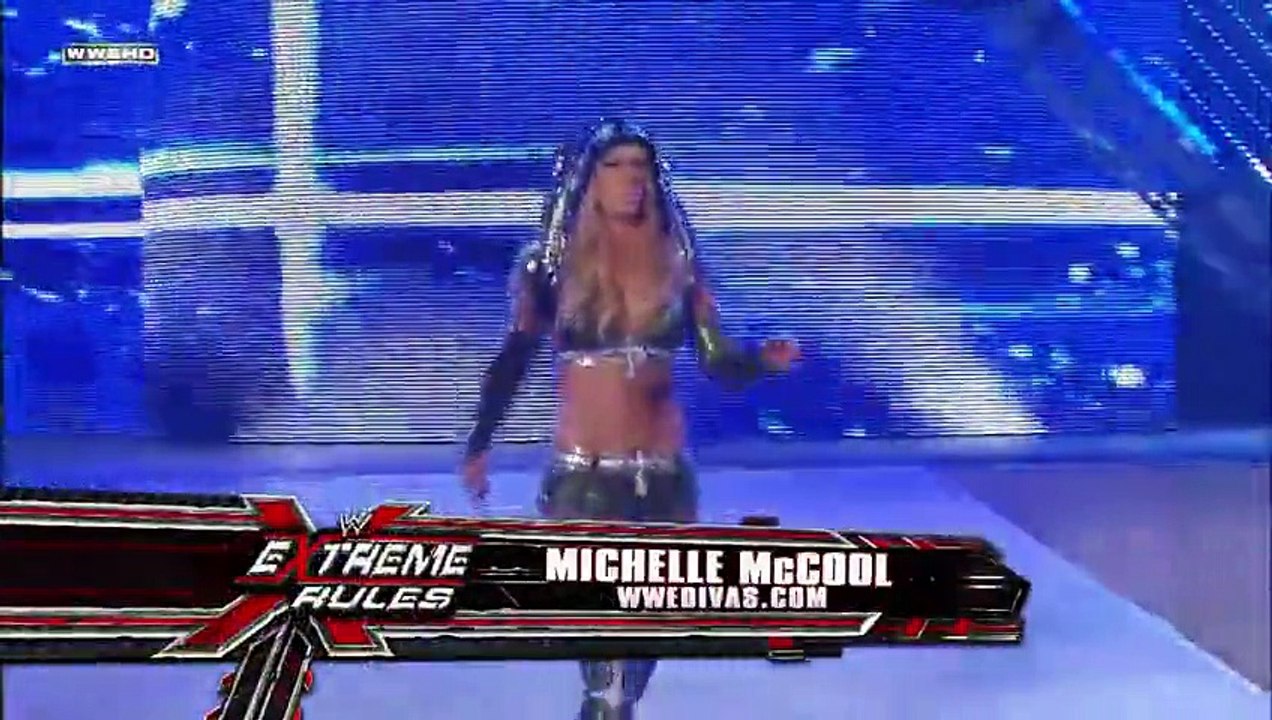 Layla vs. Michelle McCool