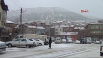 Çelikhan?da Kar Yağışı Nedeniyle 13 Köy Yolu Ulaşıma Kapandı