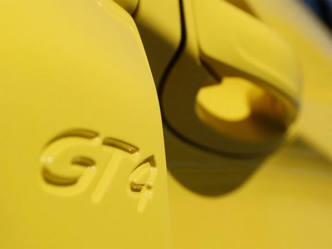 Supertest Porsche Cayman GT4 2015