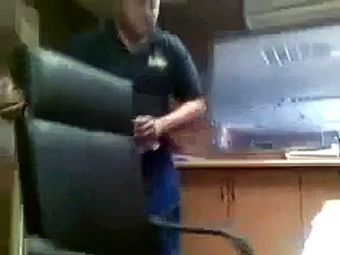 -مات من الخوف لا ينصح لاصحاب القلوب الضعيفه